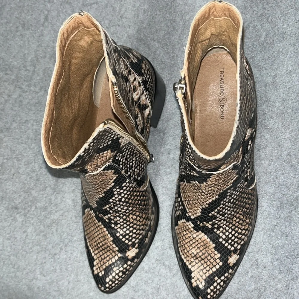 Treasure & Bond Snakeskin Ankle Boots Booties Size 9 Whimsigoth Pointed Toe